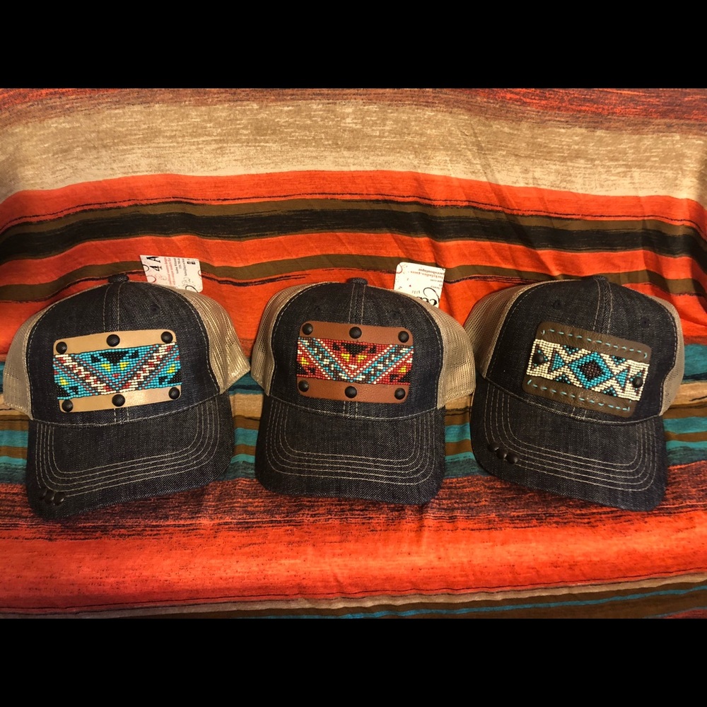 🍟 NWT Beaded Leather Stitching Trucker Snapback